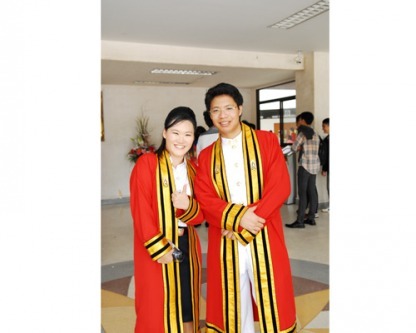 ชุดครุยพระจอมเกล้าฯ